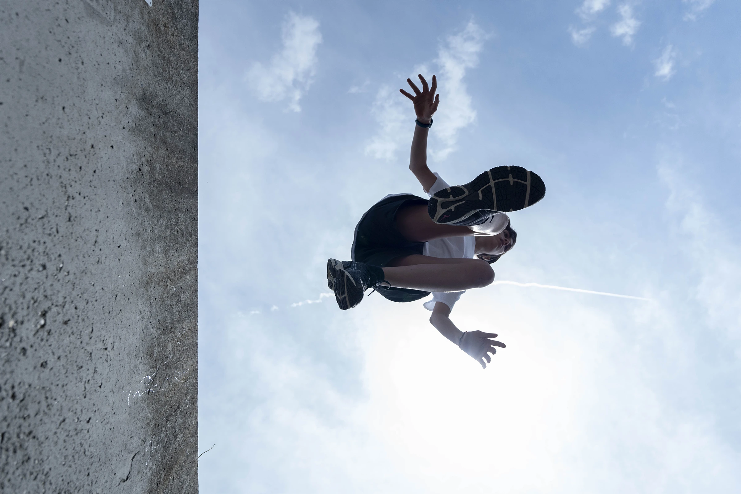 Un ragazzo durante un allenamento Urban Tribe Parkour a Padova